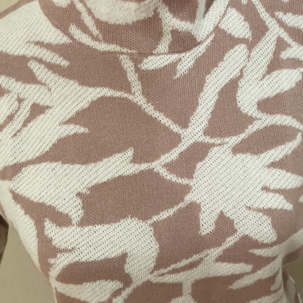 Ann Taylor Floral mock neck top size M - Picture 2 of 9